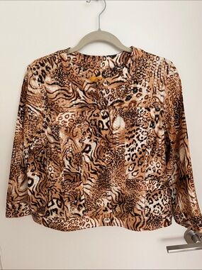 Leopard print jacket with shimmery fabric